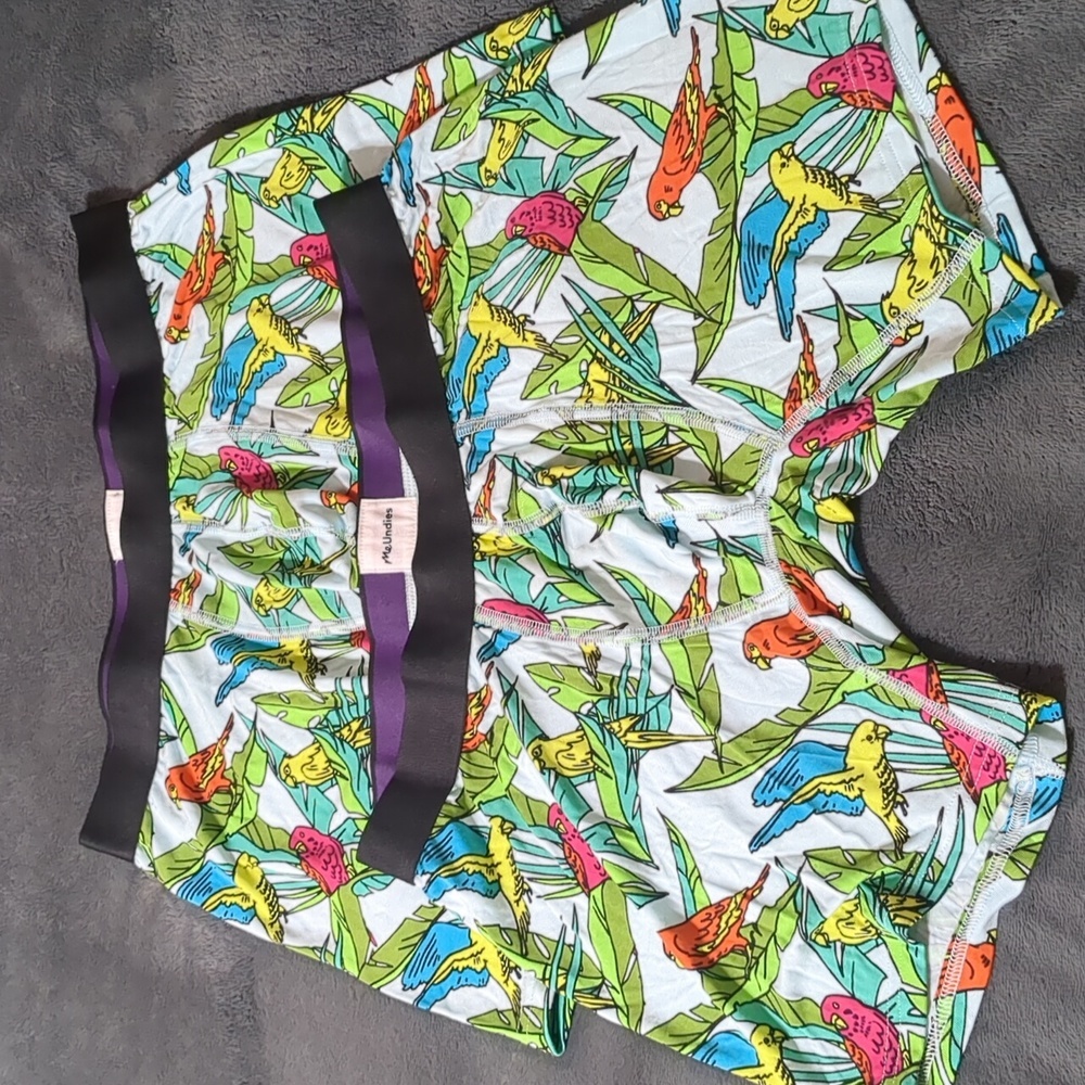 Me Undies Underwear 2 pairs Boxers briefs Mens Size Medium New